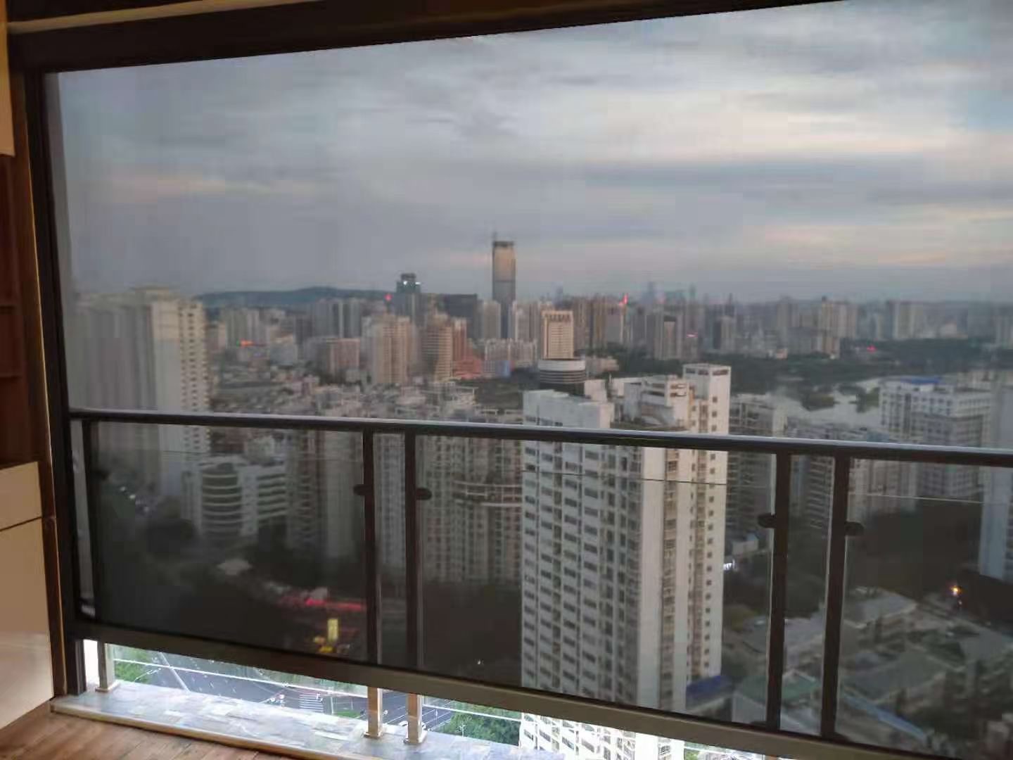 電動(dòng)防風(fēng)卷簾 電動(dòng)防風(fēng)卷簾